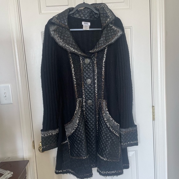 Monroe & Main Sweaters - Vintage Monroe & Main Quilted Faux Leather Trim animal print Cardigan‎ Jacket